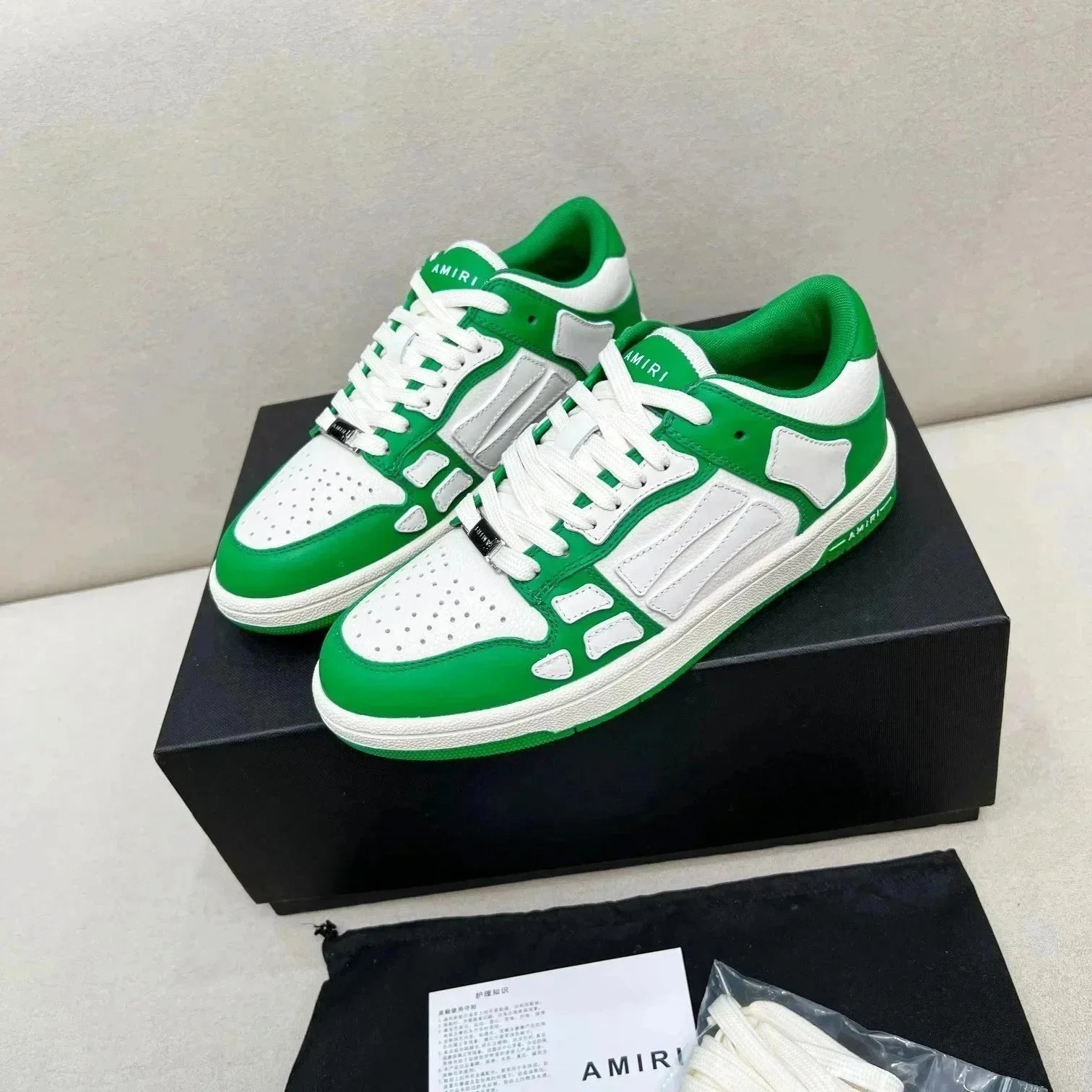 SHbo-新款潮流鞋子集合WhatsApp+18359305797